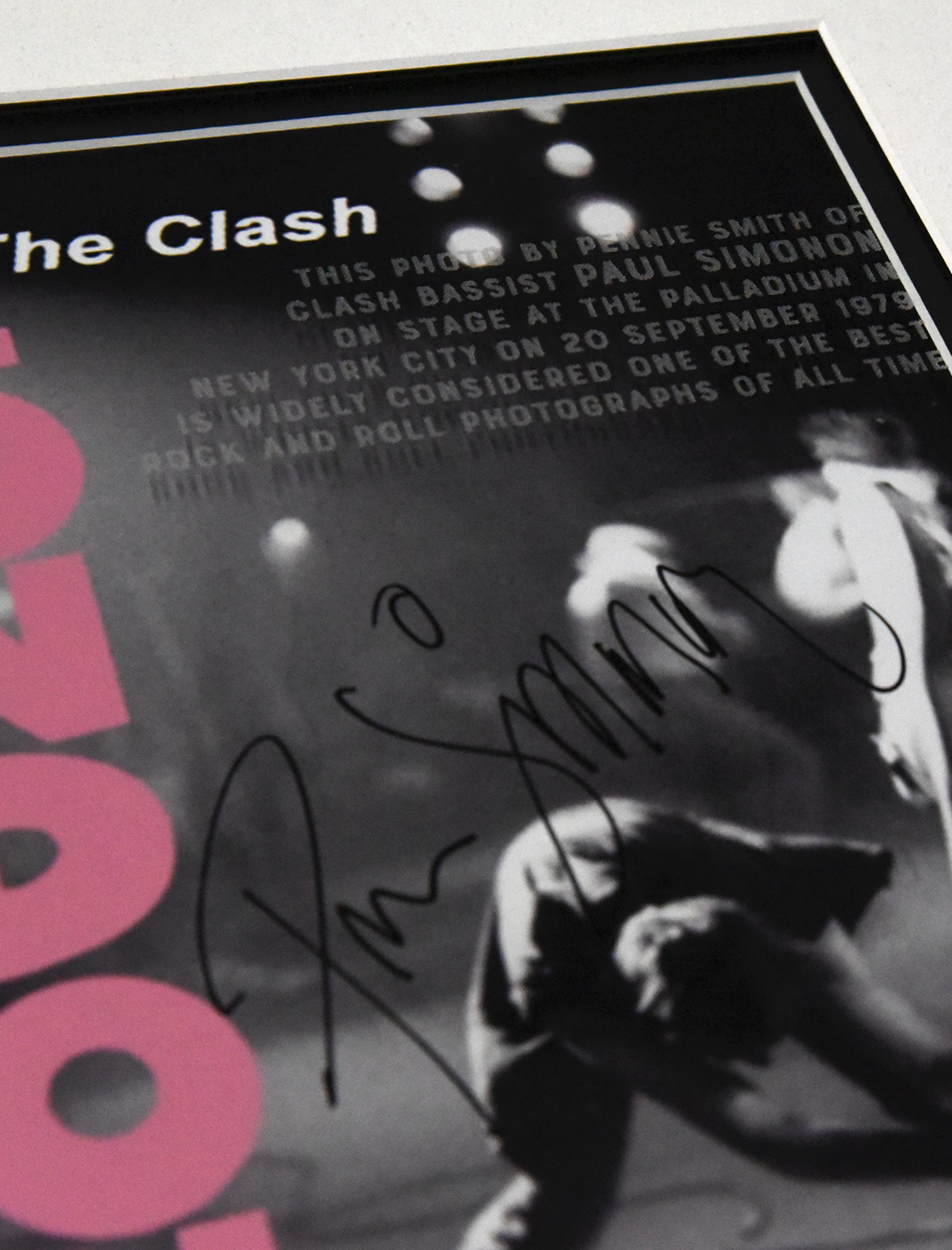 [SHOP] THE CLASH “London Calling” 12×16 glass etched display autographed by PAUL SIMONON