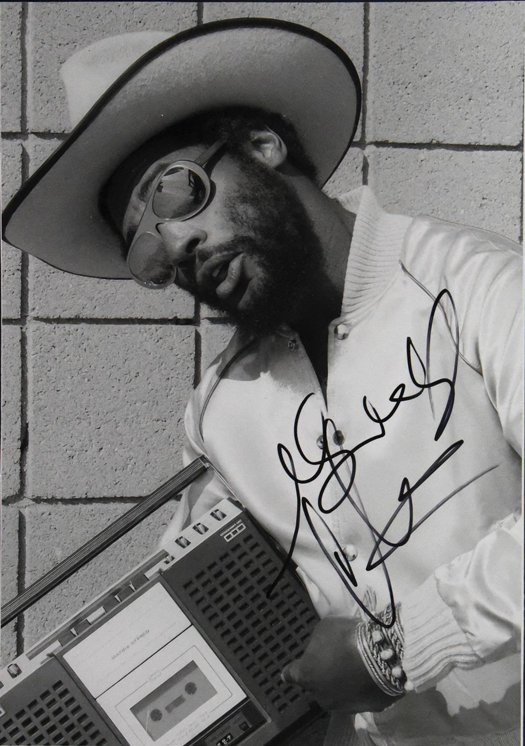 [SHOP] GEORGE CLINTON autographed “Boombox” 11×15 photo